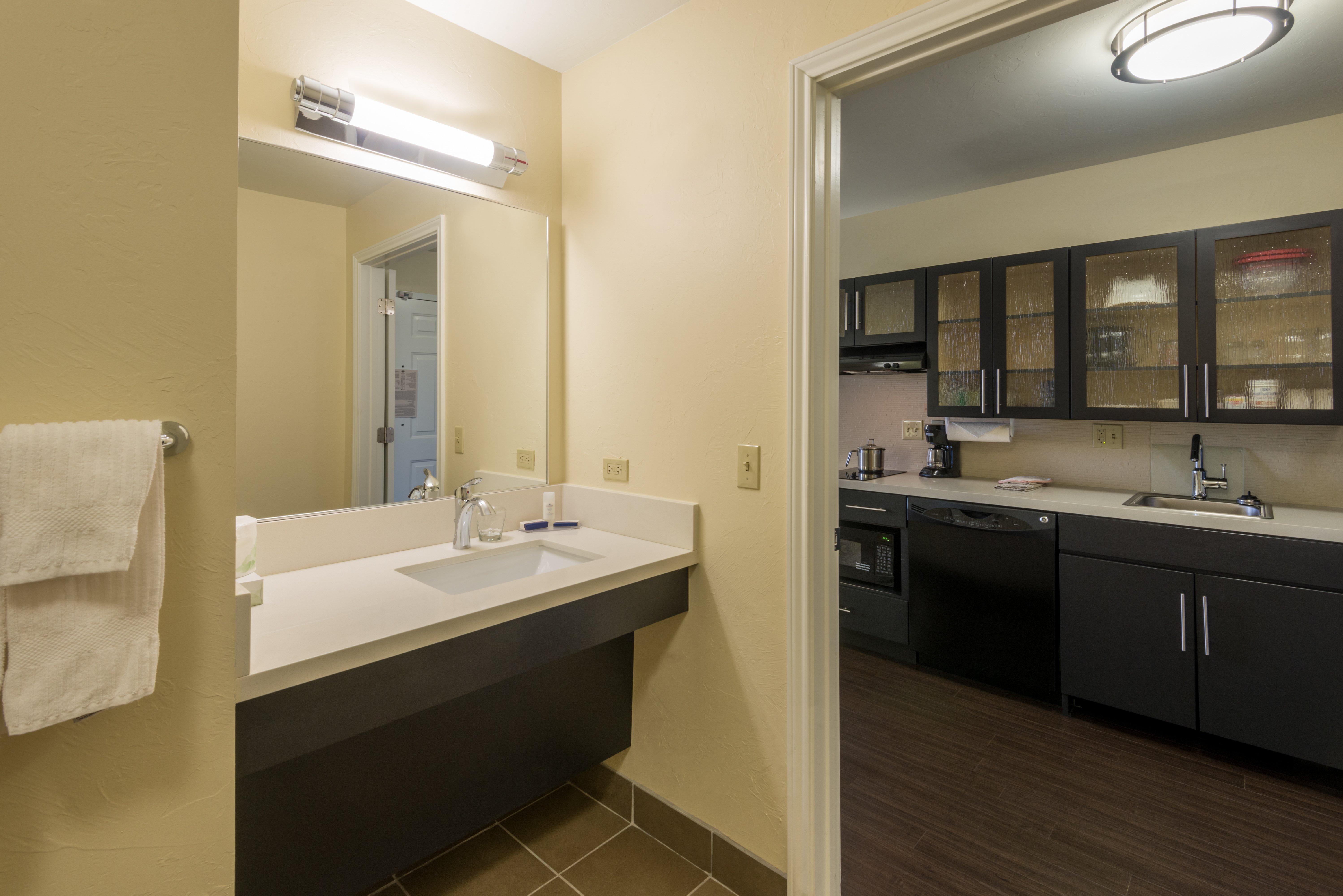 Candlewood Suites Del City By Ihg Extérieur photo
